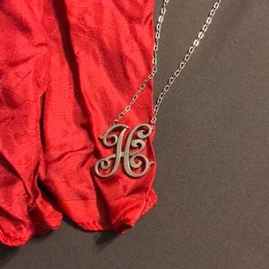 Thirty-One H Pendant with 18” chain